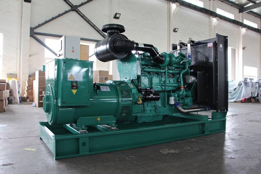 哈密320kw康明斯柴油发电车出租组图片 哈密320kw康明斯柴油发电车出租组图片